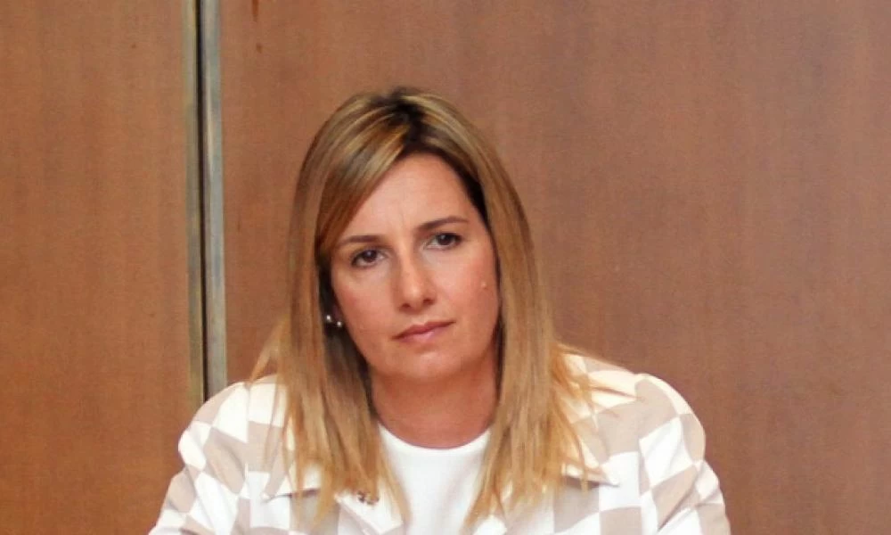 Καταγγελία και από Κακλαμανάκη στον βιαστή της Μπακατώρου